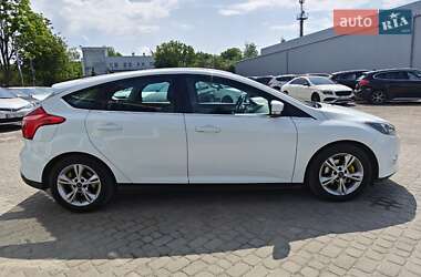 Хэтчбек Ford Focus 2013 в 