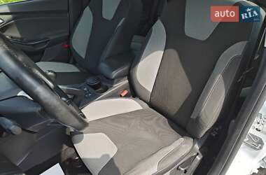 Хэтчбек Ford Focus 2013 в 