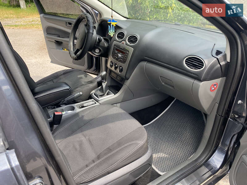 Универсал Ford Focus 2010 в Знаменке