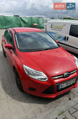 Хэтчбек Ford Focus 2013 в 