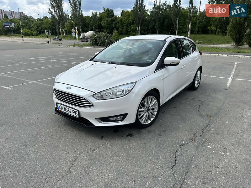 Хэтчбек Ford Focus 2015 в 