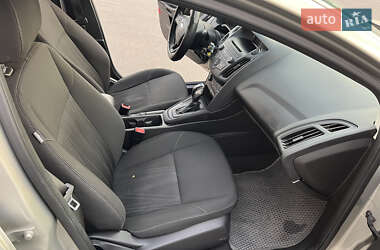 Хэтчбек Ford Focus 2015 в 