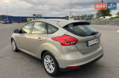 Хэтчбек Ford Focus 2015 в 