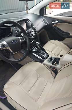 Хэтчбек Ford Focus 2013 в 