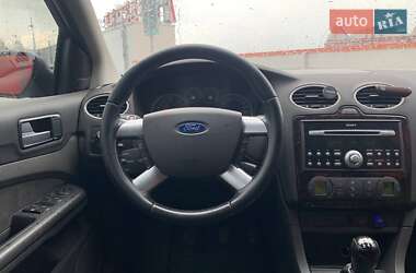 Хэтчбек Ford Focus 2005 в 