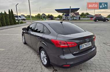 Седан Ford Focus 2015 в 