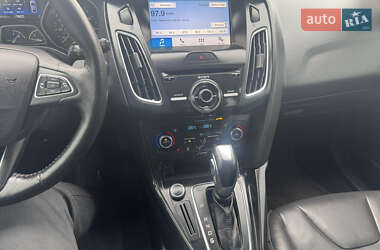 Хэтчбек Ford Focus 2016 в 