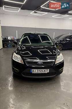 Хэтчбек Ford Focus 2011 в 