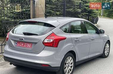 Хэтчбек Ford Focus 2012 в 