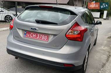 Хэтчбек Ford Focus 2012 в 