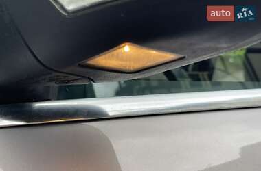 Хэтчбек Ford Focus 2012 в 