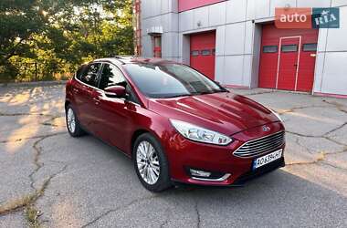 Хэтчбек Ford Focus 2016 в 