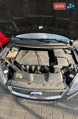 Хэтчбек Ford Focus 2007 в 