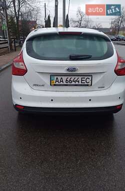 Хэтчбек Ford Focus 2013 в 