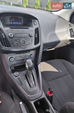 Седан Ford Focus 2017 в 