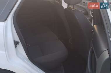 Хэтчбек Ford Focus 2005 в 