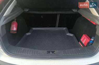 Хэтчбек Ford Focus 2005 в 