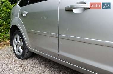 Хэтчбек Ford Focus 2007 в 