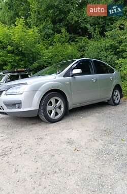 Хэтчбек Ford Focus 2007 в 