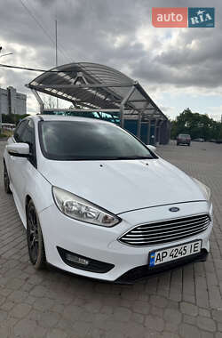 Хэтчбек Ford Focus 2015 в 
