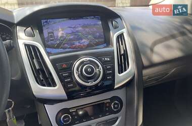 Хэтчбек Ford Focus 2013 в 