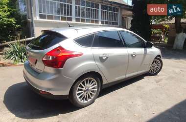 Хэтчбек Ford Focus 2014 в 