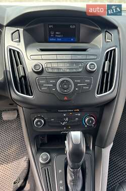 Седан Ford Focus 2015 в 