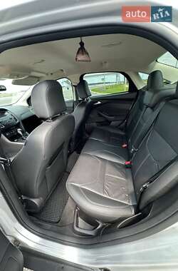 Седан Ford Focus 2015 в 