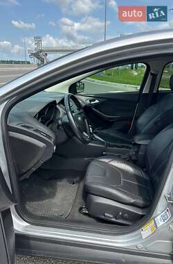 Седан Ford Focus 2015 в 