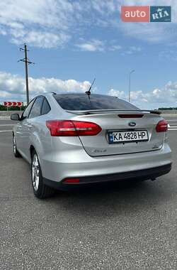 Седан Ford Focus 2015 в 