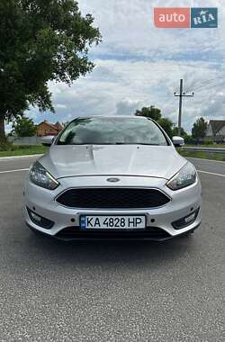 Седан Ford Focus 2015 в 