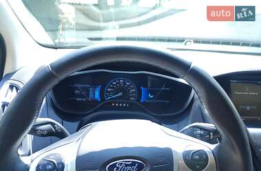 Хэтчбек Ford Focus 2014 в 