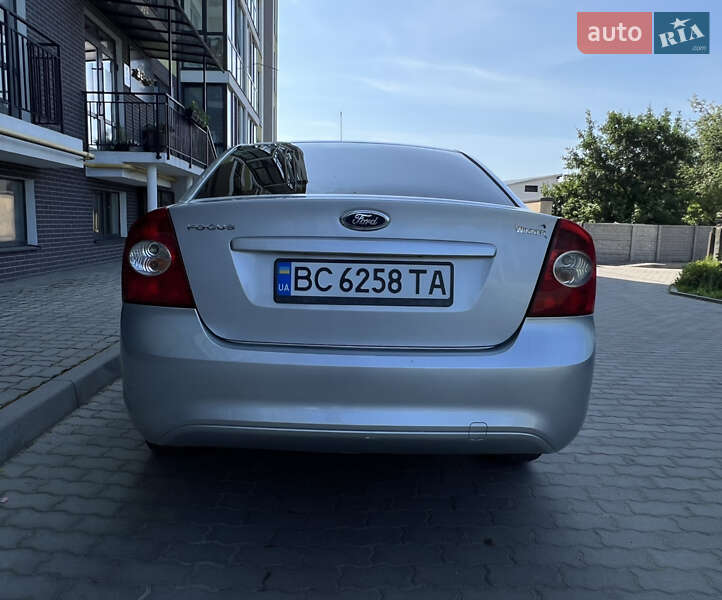 Седан Ford Focus 2010 в Жовкве