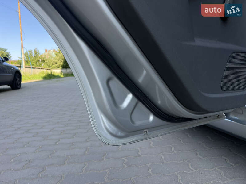 Седан Ford Focus 2010 в Жовкве