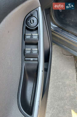 Седан Ford Focus 2013 в 