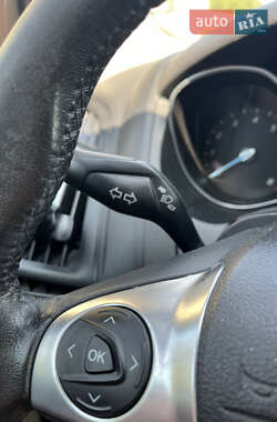 Седан Ford Focus 2013 в 