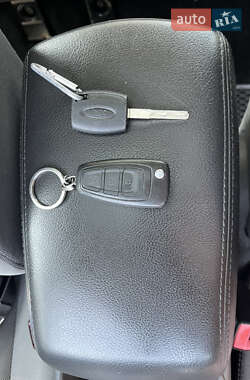 Седан Ford Focus 2013 в 