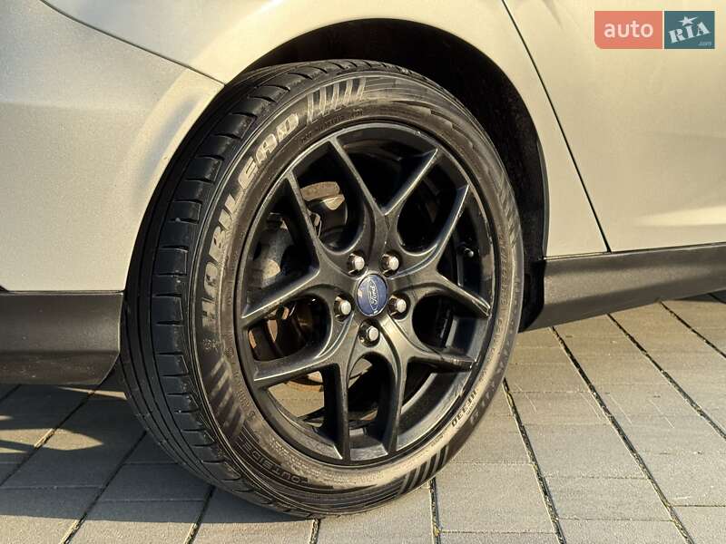Хэтчбек Ford Focus 2016 в Хмельницком