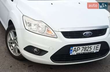 Хэтчбек Ford Focus 2010 в 