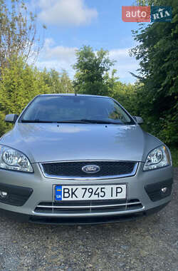 Хетчбек Ford Focus 2006 в Рівному