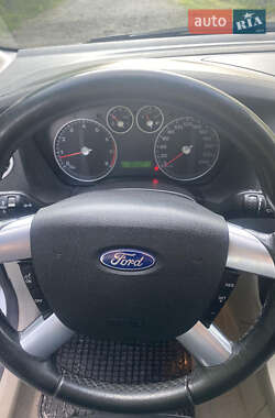 Хэтчбек Ford Focus 2006 в 