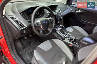 Хэтчбек Ford Focus 2013 в 