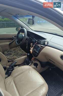 Седан Ford Focus 2000 в 