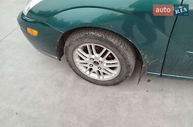 Седан Ford Focus 2000 в 
