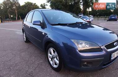 Хэтчбек Ford Focus 2005 в 