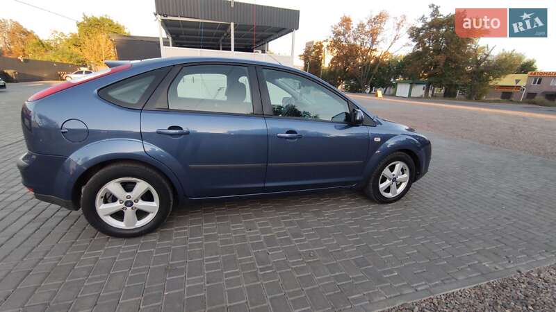 Хэтчбек Ford Focus 2005 в Первомайске
