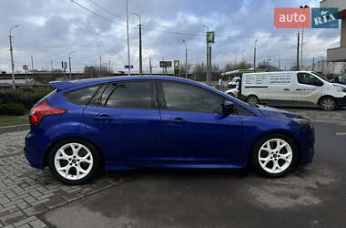 Хэтчбек Ford Focus 2013 в 
