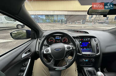 Хэтчбек Ford Focus 2013 в 