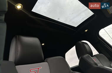 Хэтчбек Ford Focus 2013 в 