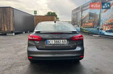 Седан Ford Focus 2015 в 